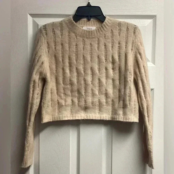 💕 2 For $10 Zara Cropped Sweater Size 11-12 (Large) - Picture 1 of 3